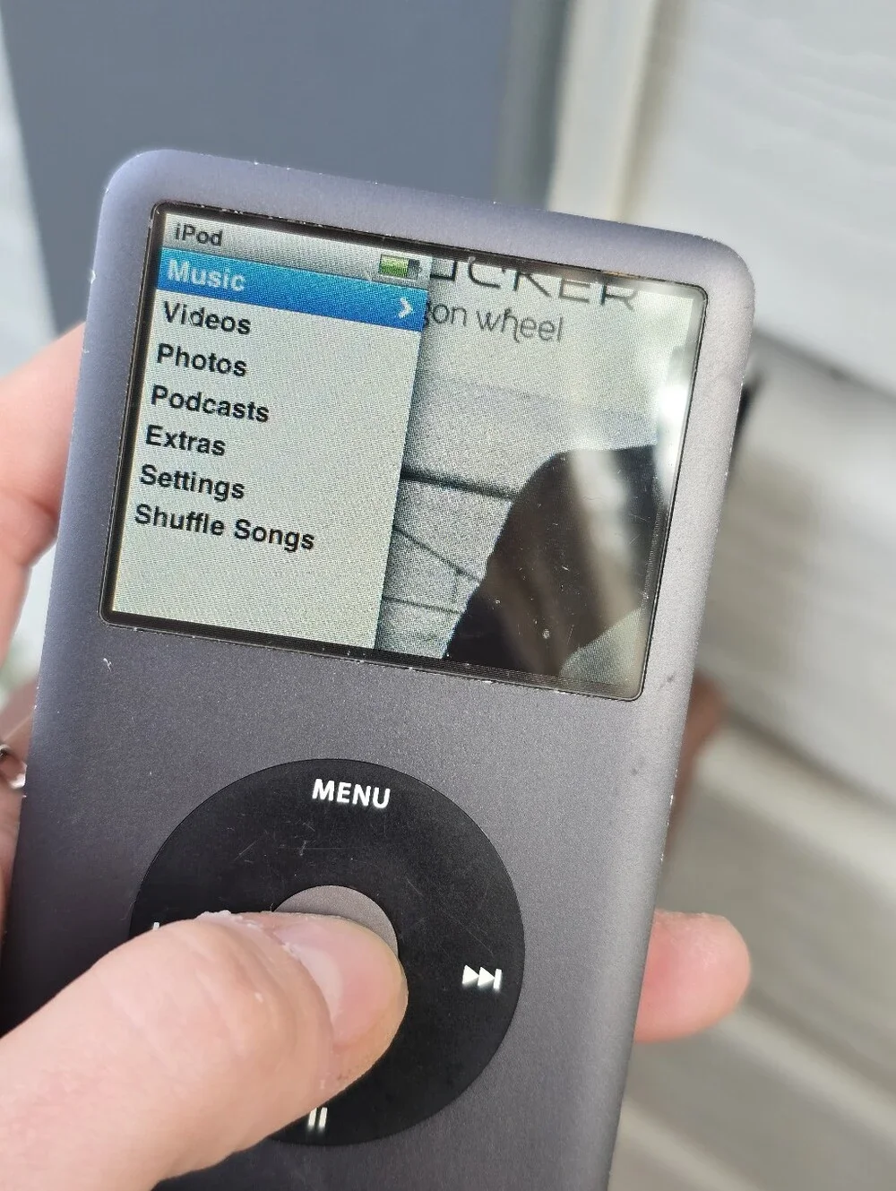 Apple iPod classic 6th Gen Gray 160 gb ipod shuffle + 5th gen ipod 80 gb READ